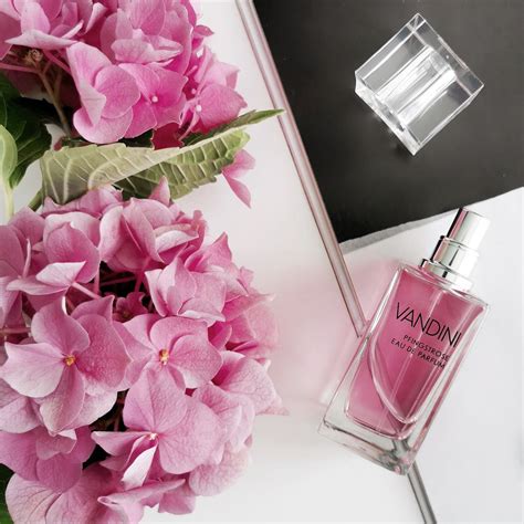 neutri eau rose perfume